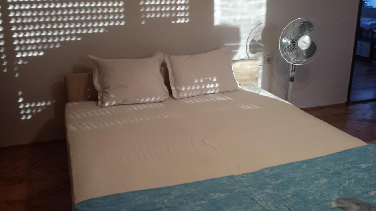 Julija Guest House オフリド エクステリア 写真